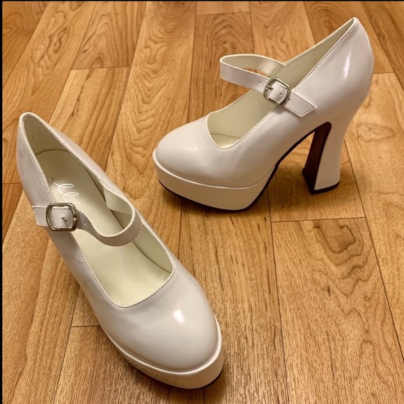 White Platform Mary Jane Retro Pumps -Size 9 - Picture 4 of 7